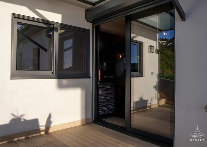 Karibo By Escape To Madeira ヴィラ *